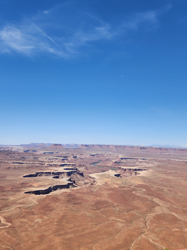Overlook of the Green River through Canyonlands National Park